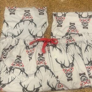 Women's Gray and Red Deer Print Pajama Set